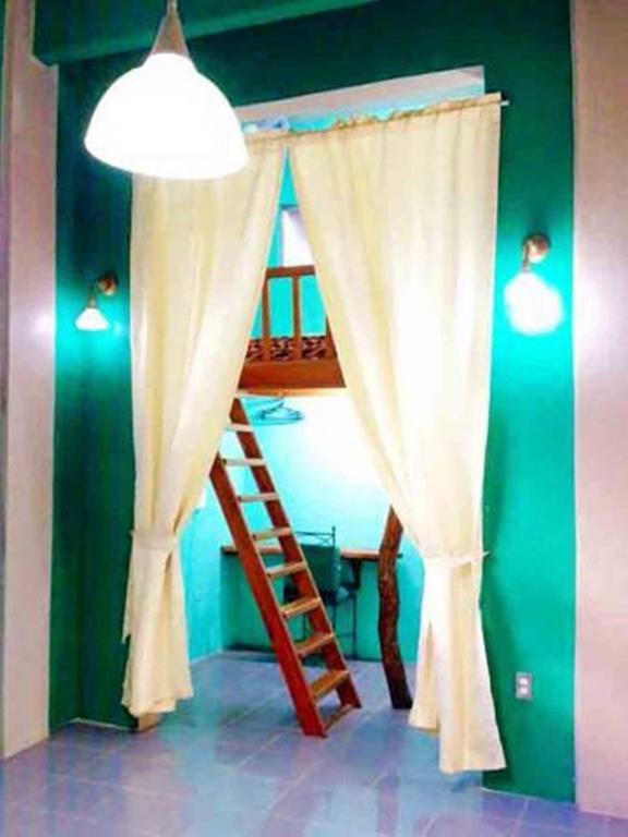 The Rabbit Hole Hotel Balabag  Kamer foto
